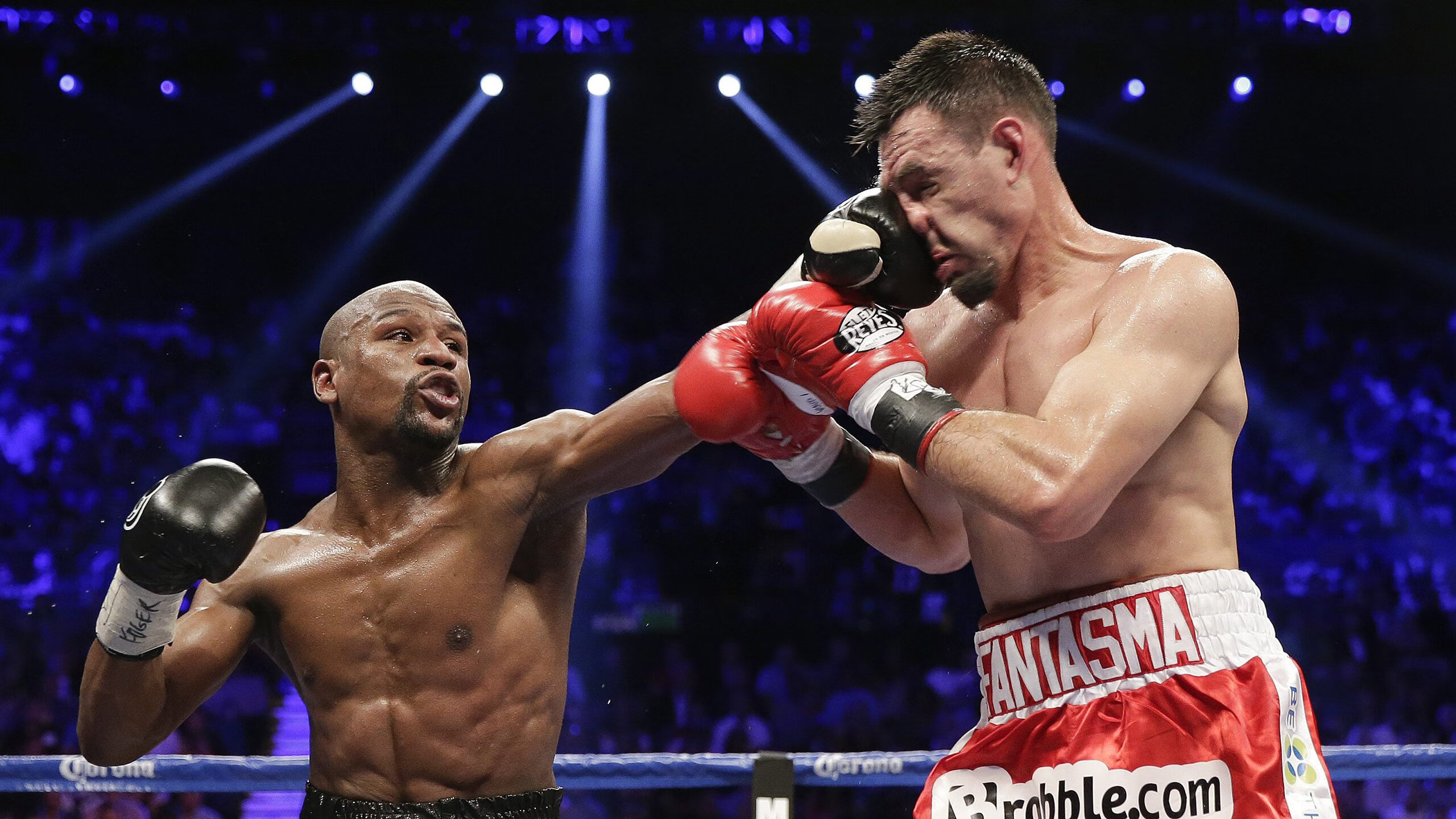 《FIFA》电竞联赛线上淘汰赛激烈进行，冠军争夺激烈，fifa20电竞比赛